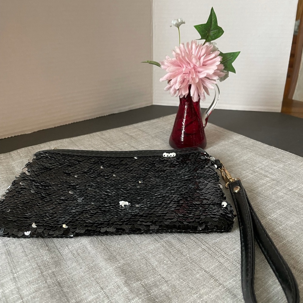 Wristlet